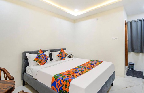 Serilingampally Hotel | SSR Ikon Suites