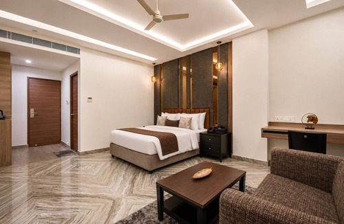 Parthasarathy Puram Hotel | Star City Hotel