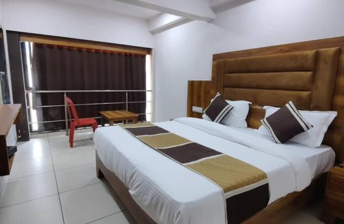 Ahmedabad Hotel | STAR HOTEL