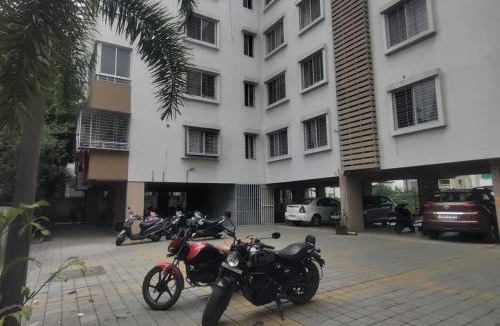 Nashik Apartment | Starlight 3bhk 3bathroom1 km from Mumbai naka bus stop