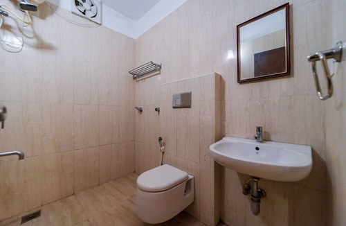 Bommayapalayam Hotel | Starlite Hotels
