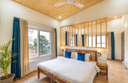 Nahan Hotel | Stars and Windsongs