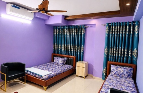 Dhaka Apartment | Stay comfortably in the heart of Dhaka.Near Square, Samorita, and BRB Hospitals.