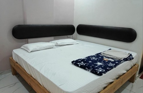 Godhra House | Stay Inn Rooms
