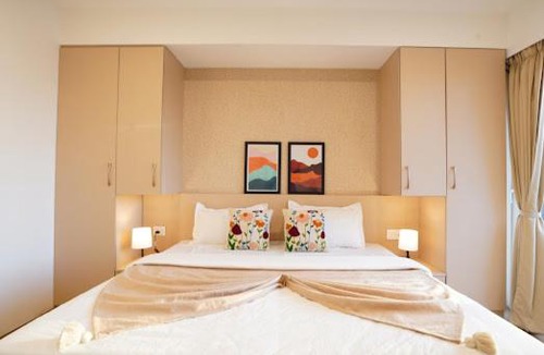 Viman Nagar Apartment | Stay Vista - Neon homeotel - 1 km from Airport