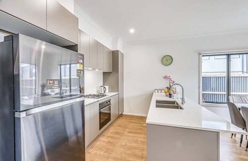 Berwick House | StayAU Fresh Modern 5BR Retreat Netflix in Berwick