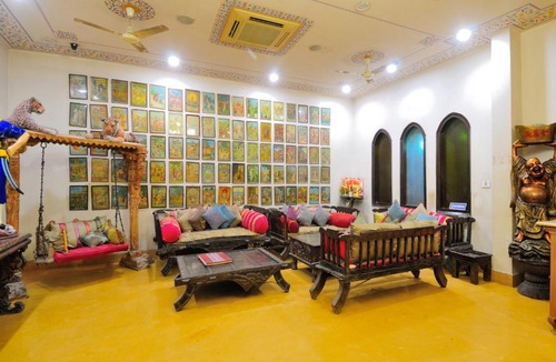 Paharganj Hotel | Staybook-Jyoti Mahal A Heritage Hotel