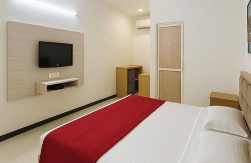 Bhuj Hotel | StayGuru Usha Residency