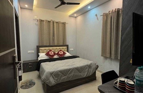 Devanahalli Hotel | Staylo Paradise Villa