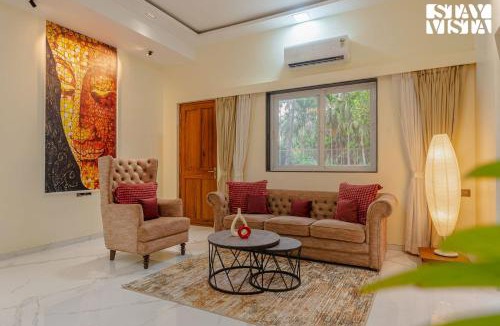 Nagaon Villa | StayVista at 27 Flora with Lawn, Pool, WiFi