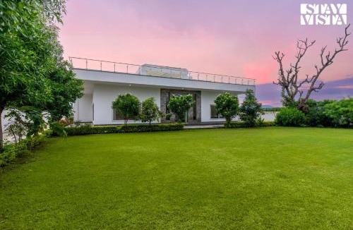 Bedla Villa | StayVista at Aravali Villa with View, Pool & BBQ