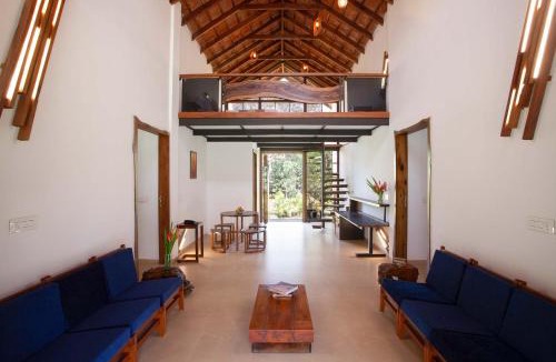 Sangameswarpet Villa | StayVista at Cedar - Strelitzia 2BHK with Breakfast and Jacuzzi