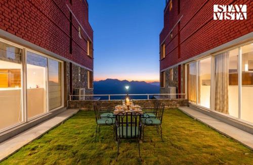 Shimla Villa | StayVista at Cheerio - Elysium Estate Valley View 2BR, Bonfire & Meals