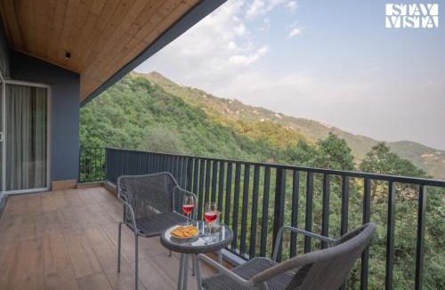 The Mall Road Villa | StayVista at Cliffbourne with Bonfire, BBQ