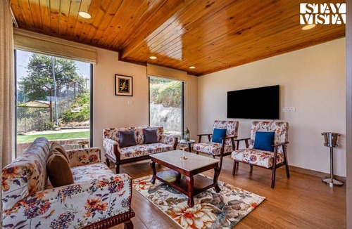 Kaul Villa | StayVista at Cujo's Haus with Heated Floor, Bonfire, WiFi, BBQ