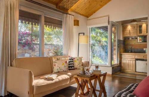 Dehradun Villa | StayVista at Dudly Manor with Swimming Pool