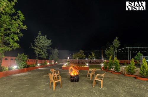 Medha Villa | StayVista at Golden Petal with BBQ & Bonfire