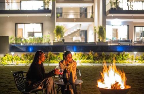 Jaipur Villa | StayVista at HOB - House of Believer with Bonfire, Pool