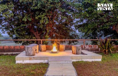 Karjat Resort | StayVista at Impiana with Jacuzzi, Pet-friendly, WiFi