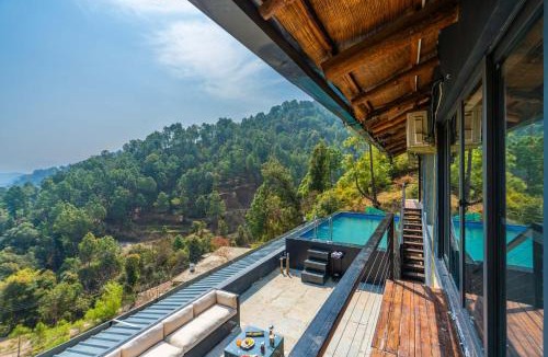 Kumarhatti Villa | StayVista at Leopards Creek A 4BR Pool Villa with Pool Table