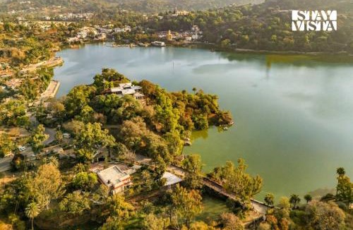 Mount Abu Villa | StayVista at Mangal House by the Lake with Lawn, BBQ