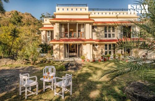 Mount Abu Villa | StayVista at Mangal House by the Lake with Lawn, BBQ