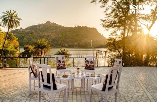Mount Abu Villa | StayVista at Mangal House by the Lake with Lawn, BBQ