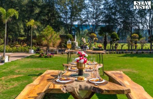 Pataudi Villa | StayVista at Meadow Muse with Outdoor Pool - Manesar