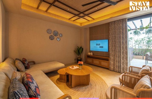 Mansarovar Villa | StayVista at Miorah Chalet with WiFi, Pool, TV