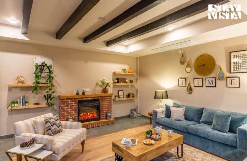 Shimla Villa | StayVista at Mist - Elysium Estate Mountain 2BR, Bonfire & Meals