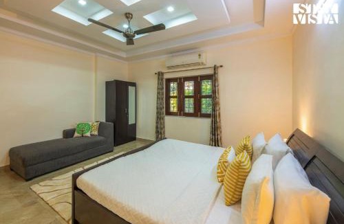 Lal Tappar Villa | StayVista at Olive fields with Shared pool, BBQ