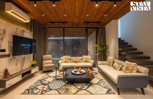Malviya Nagar Villa | StayVista at Palm Tree Breeze with Pool, Bonfire