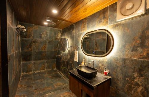 Bhor Villa | StayVista at Peak & Paddle with Lake View