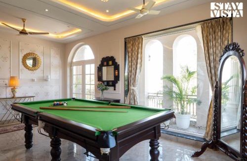 Sanganer Villa | StayVista at Rajmahal Bagh with Heater, AC, WiFi