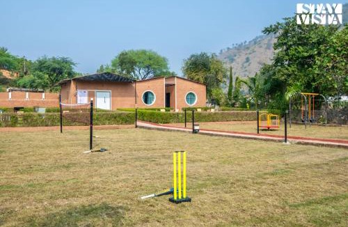 Udaipur Villa | StayVista at Rayana with BBQ, Bonfire & pool