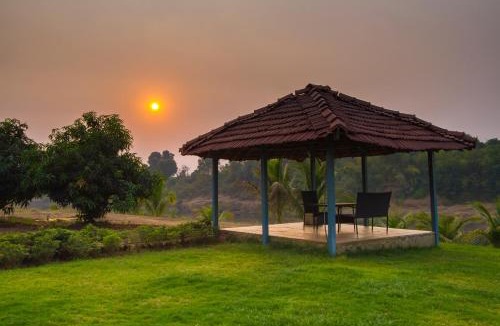 Vada Villa | StayVista at Shubmann Villa with Pvt Pool & River View
