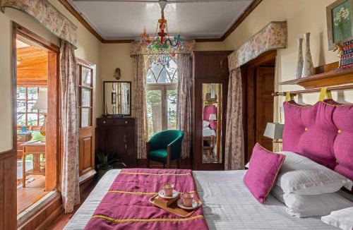 Shimla Villa | StayVista at Sidhowal Lodge 1BR w Comp Breakfast