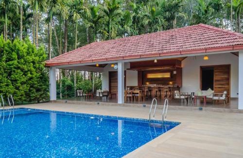Madapura Villa | StayVista at Tall Silver with Infinity Pool & Breakfast -2BR