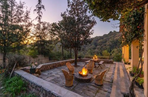 Dharamshala Villa | StayVista at Tea House - Tea Garden Retreat