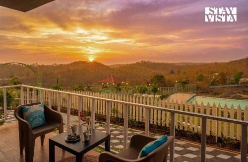 Ulhasnagar Villa | StayVista at The Barvi Belvedere with Infinity Pool