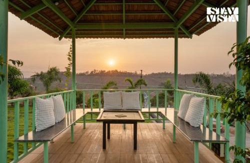 Ulhasnagar Villa | StayVista at The Barvi Belvedere with Infinity Pool