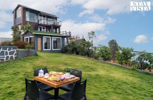 Bhor Villa | StayVista at The Cloudscape with WiFi, Lawn, AC