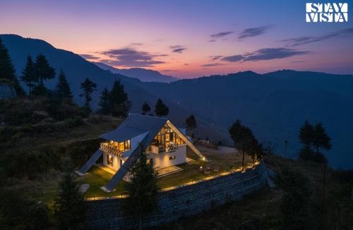 Chakrata Villa | StayVista at The Edge of Sky with Bonfire