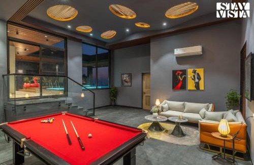 Kumarhatti Villa | StayVista at The Kasa with Rooftop Infinity Pool and Home Theatre
