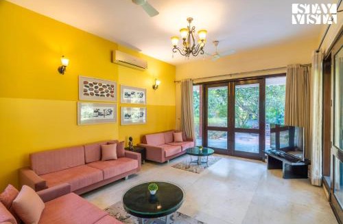 Bhiwadi Villa | StayVista at The Manvi Estate - Gurugram with Pool, WiFi & Bonfire
