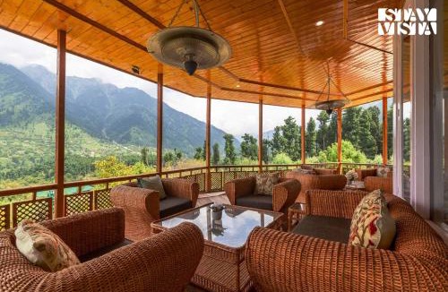 Pahalgam Villa | StayVista's Ruhaniyat - 5BHK Pet-Friendly Villa with Jacuzzi