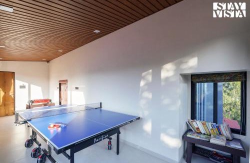 Bhilar Villa | StayVista's Sunflower Villa - Mountain-View Retreat with Pool & Games Room