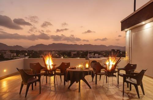 Bedla Villa | StayVista's Sylvara - Hill-View Villa with Private Pool, Jacuzzi & Games Room