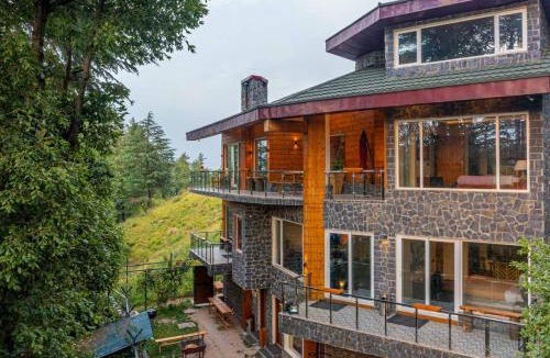 Shimla Villa | StayVista's Willowbrook Hill - Mashobra - 5BHK Mountain-View Villa with Home Theatre