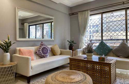 Pali Hill Apartment | Sterling 401, off Carter Road, Bandra West by Connekt Homes
